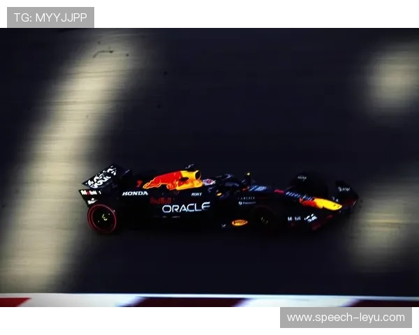 F1赛季最新动态：红牛车队再度称霸，赛道激战进入白热化阶段